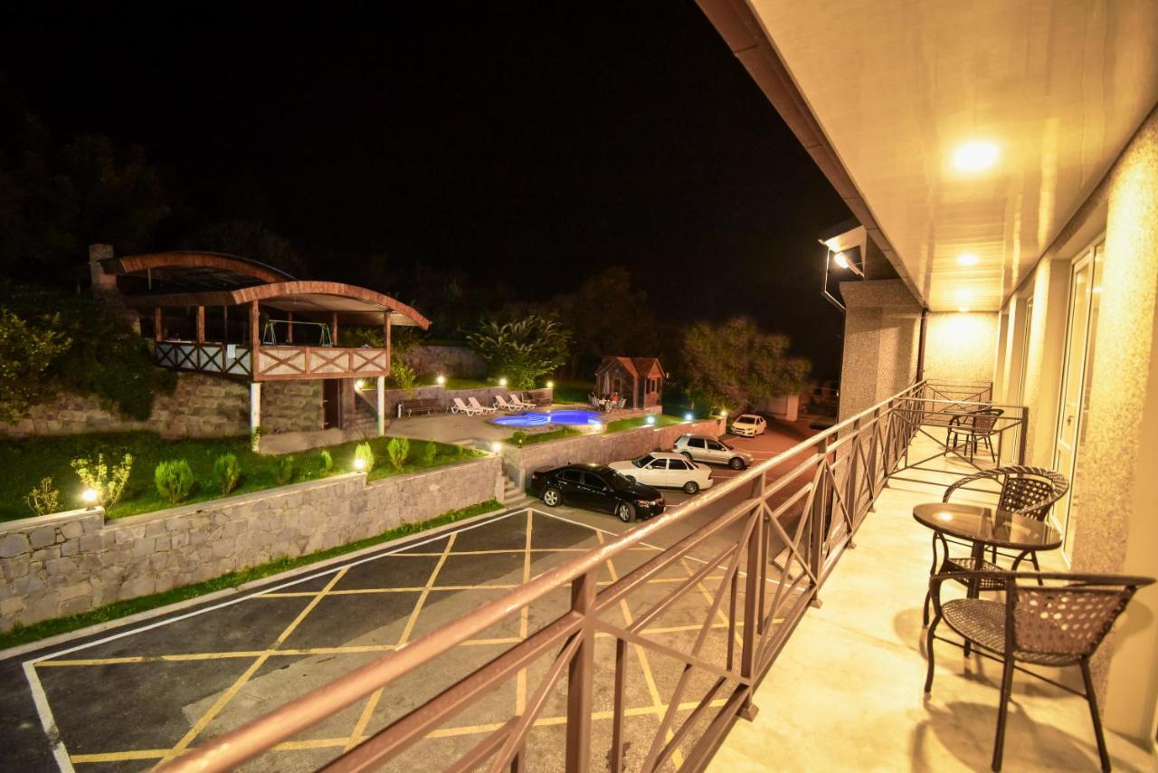 Laguna 2*